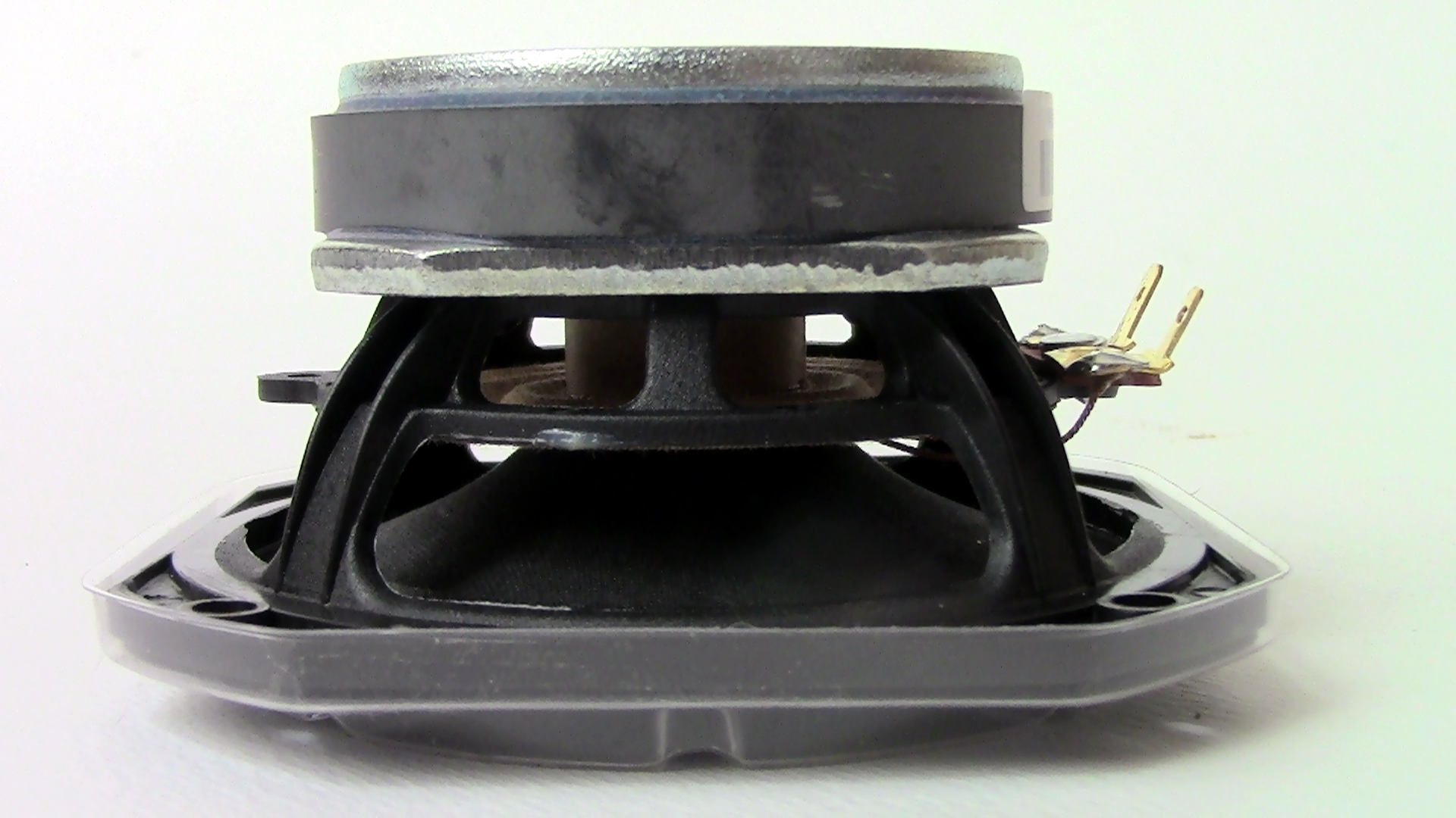 532064d1455828247-making-two-towers-25-driver-full-range-line-array-tc9-side-view-2.jpg