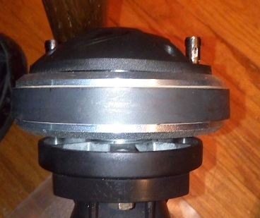 569821d1473964913-dayton-dt250p-8-compression-tweeter-sings-warped-back-cap-dt250p_frontal.png